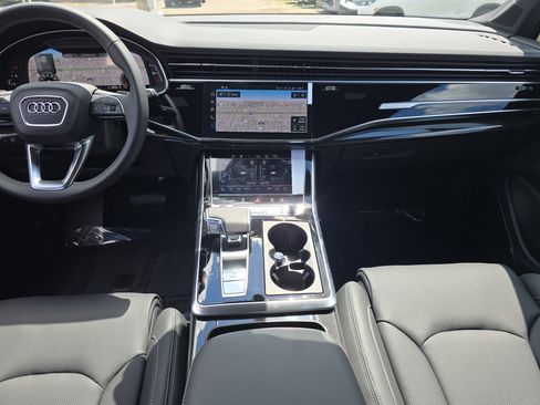 New 2025 Audi Q7 3.0T Prestige image 13