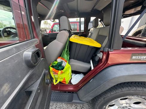 Used 2009 Jeep Wrangler Unlimited X w/ Trailer Tow Group AWD/4WD image 12