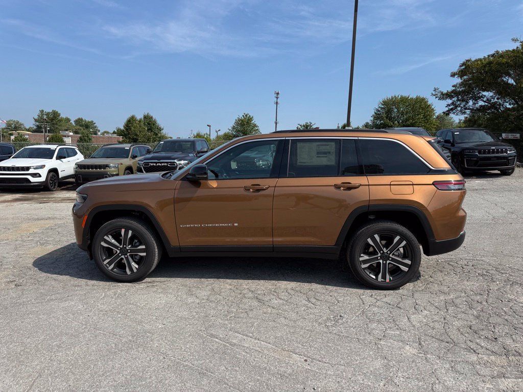 New 2027 Jeep Grand Cherokee Limited AWD/4WD image 9