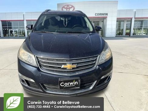 Used 2016 Chevrolet Traverse LT w/ Traveler's Package FWD image 3