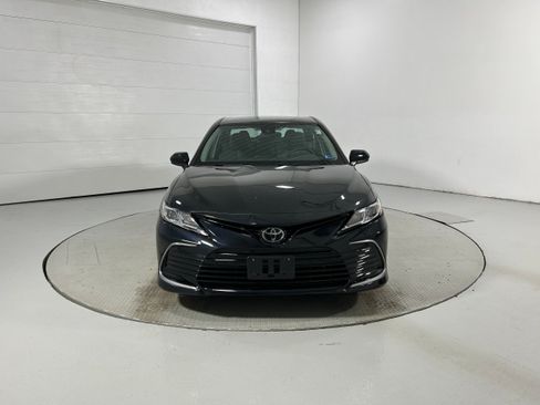 Used 2022 Toyota Camry LE AWD/4WD image 16