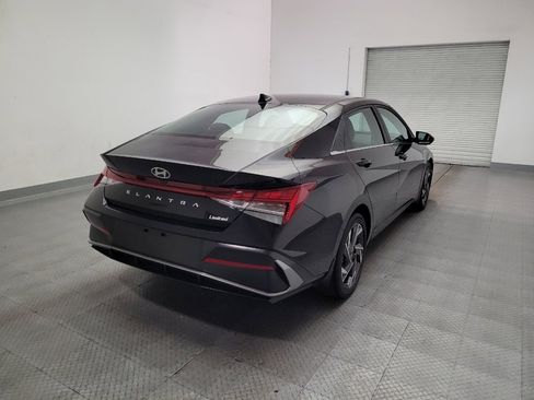Used 2025 Hyundai Elantra Limited FWD image 9