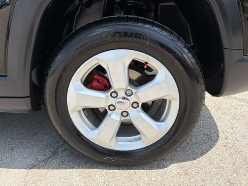 Used 2019 Jeep Compass Latitude w/ Popular Equipment Group AWD/4WD image 26