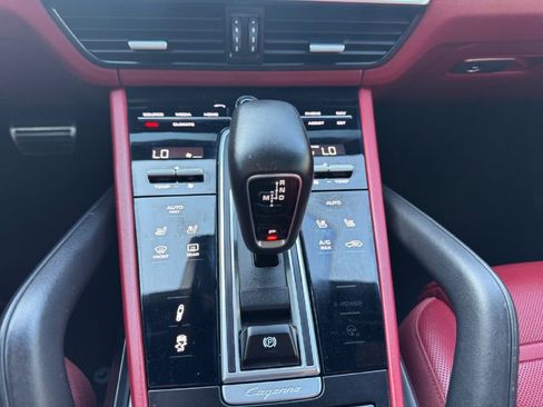 Used 2019 Porsche Cayenne S image 23