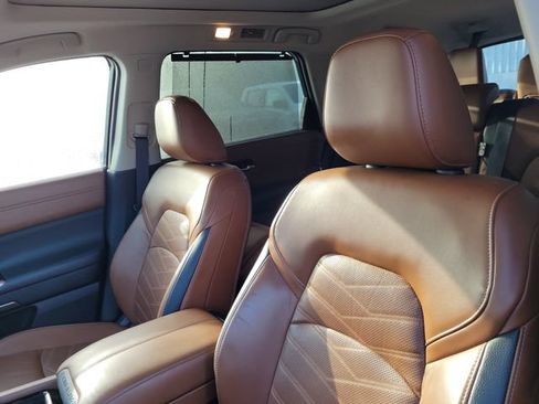 Used 2023 Nissan Pathfinder Platinum w/ Cargo Package AWD/4WD image 20