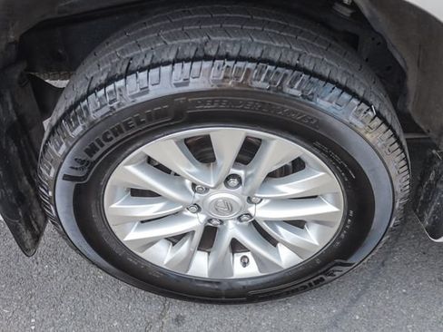 Used 2018 Lexus GX 460 Premium AWD/4WD image 19