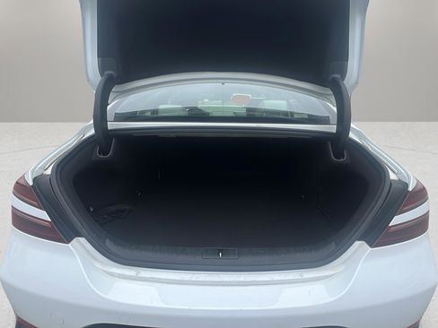 Used 2024 Genesis G70 2.5T image 15