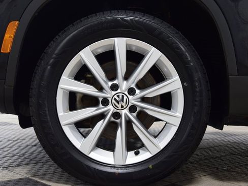 Used 2017 Volkswagen Tiguan Limited w/ Premium Package image 24