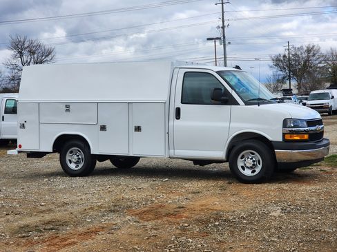 New 2025 Chevrolet Express 3500 w/ Power Convenience Package image 3