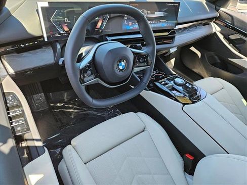 New 2026 BMW 530i RWD image 3