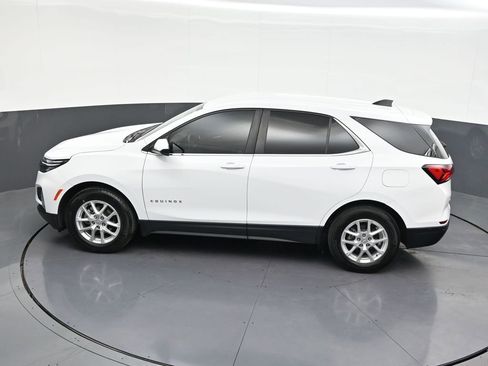 Used 2024 Chevrolet Equinox LT FWD image 16