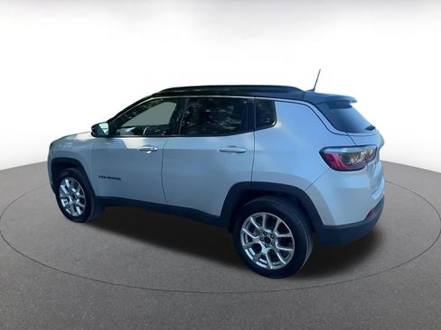 Used 2025 Jeep Compass Limited AWD/4WD image 10