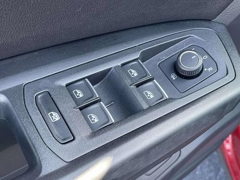 Used 2018 Volkswagen Atlas SE FWD image 17