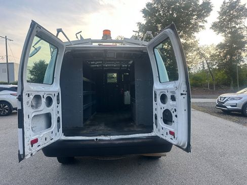Used 2014 Ford E-250 and Econoline 250 RWD image 15