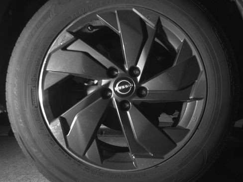 Used 2025 Nissan Rogue SV image 15