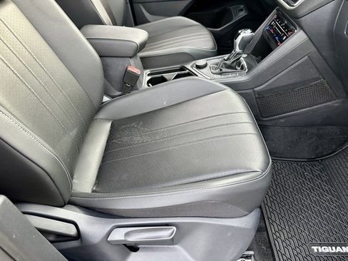 Certified 2024 Volkswagen Tiguan SE R-Line image 25