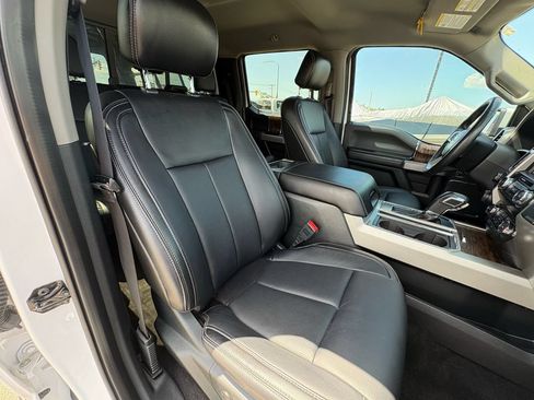 Used 2019 Ford F150 Lariat w/ Equipment Group 501A Mid AWD/4WD image 28