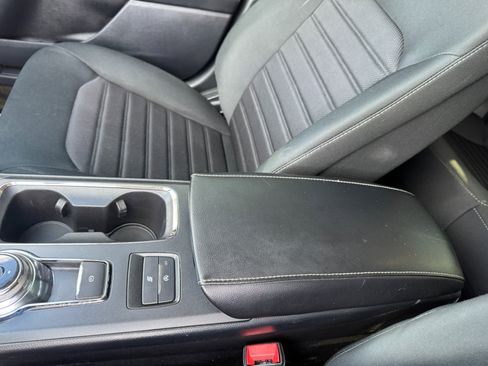 Used 2020 Ford Fusion SE image 15