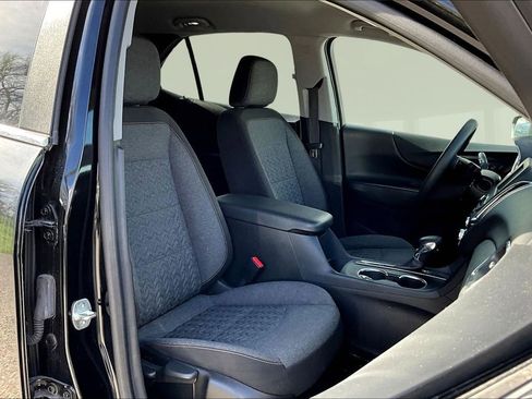 Used 2023 Chevrolet Equinox LT FWD image 26
