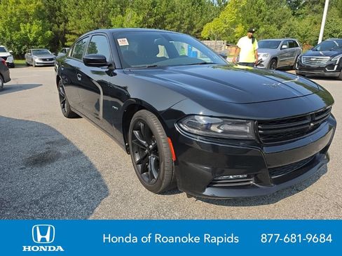 Used 2016 Dodge Charger R/T w/ Blacktop Package RWD image 8