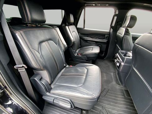 Used 2023 Ford Expedition Platinum AWD/4WD image 19