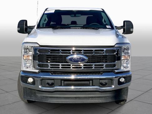 Used 2025 Ford F350 XLT image 3