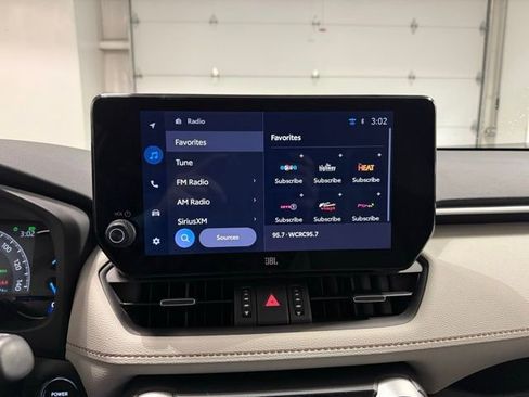 Used 2025 Toyota RAV4 XLE Premium image 18