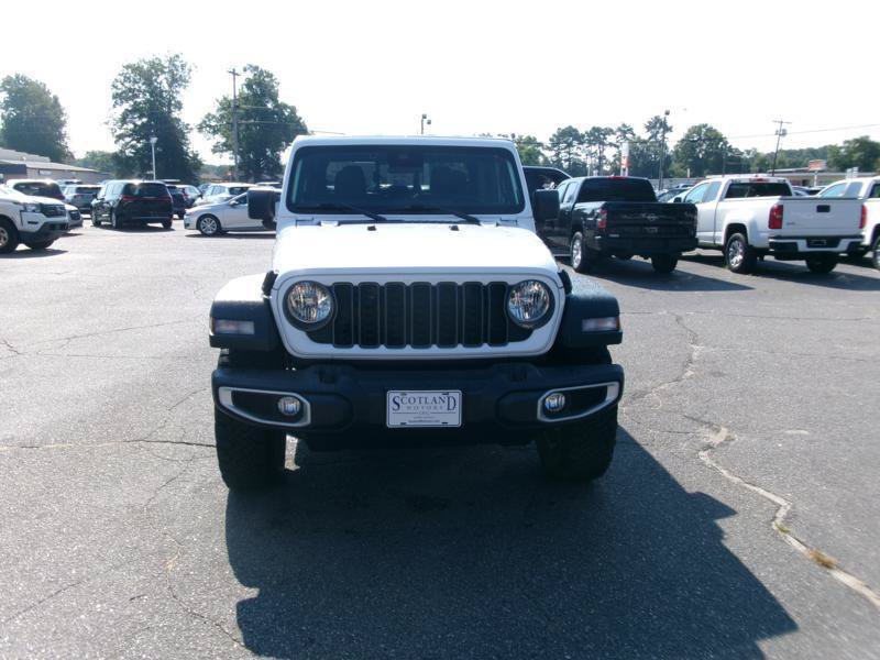 Used 2025 Jeep Gladiator Sport AWD/4WD image 3
