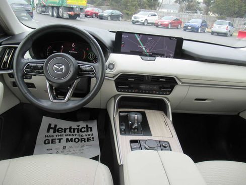 Used 2024 MAZDA CX-90 3.3 Turbo w/ Premium Plus Pkg image 17