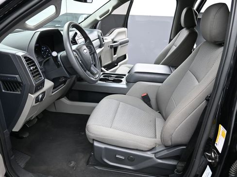 Used 2022 Ford F250 XLT w/ XLT Premium Package image 11