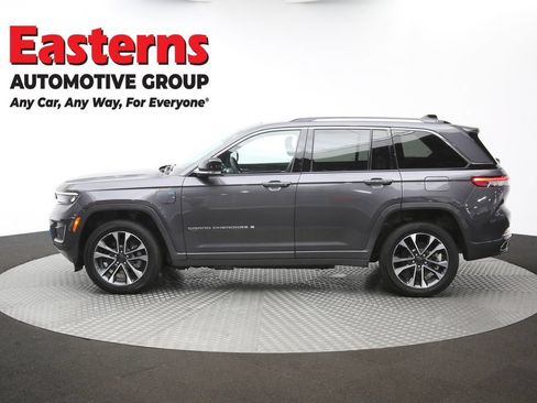 Used 2023 Jeep Grand Cherokee Overland w/ Luxury Tech Group IV AWD/4WD image 65
