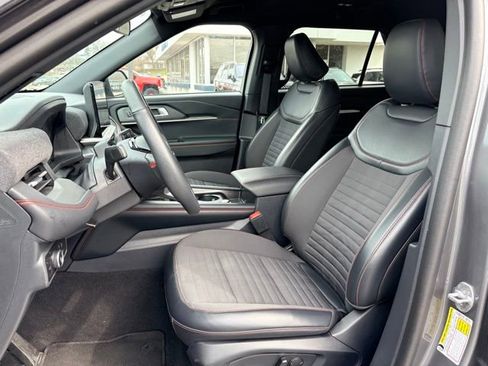 Used 2025 Ford Explorer ST-Line image 4