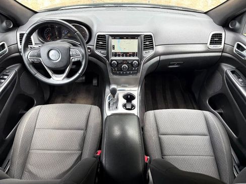 Used 2018 Jeep Grand Cherokee Laredo image 14