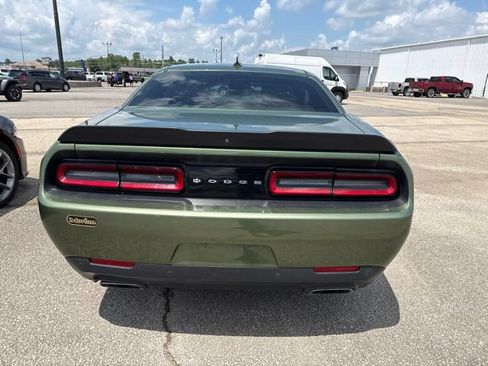 Used 2018 Dodge Challenger R/T Scat Pack RWD image 11