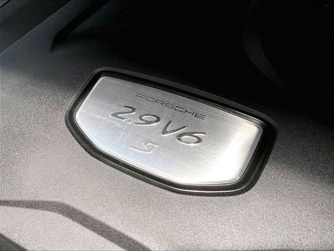 Used 2022 Porsche Cayenne S image 35