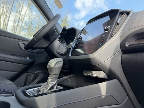 Used 2025 Subaru Forester Premium w/ Convenience Package #1 image 34