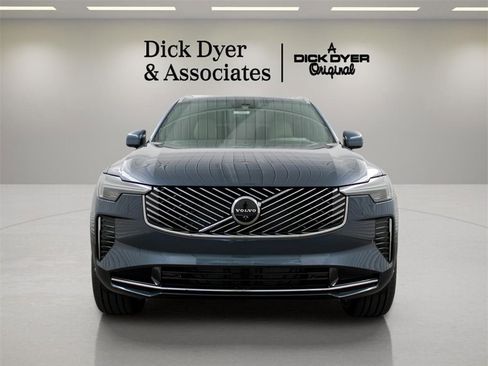 New 2026 Volvo XC90 B6 Plus w/ Protection Package Premier image 8