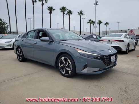 Used 2022 Hyundai Elantra Limited image 2