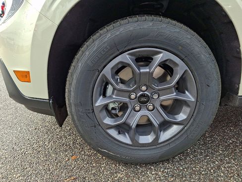 New 2025 Ford Maverick XLT w/ XLT Luxury Package image 18