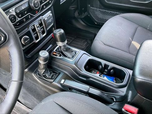 Used 2023 Jeep Gladiator Sport AWD/4WD image 19