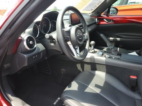 Used 2023 MAZDA MX-5 Miata Grand Touring RWD image 14