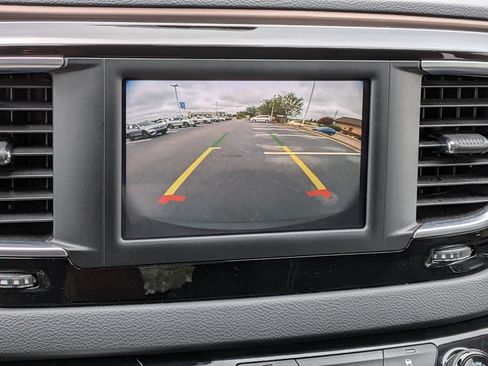 Used 2023 Chrysler Voyager LX FWD image 23