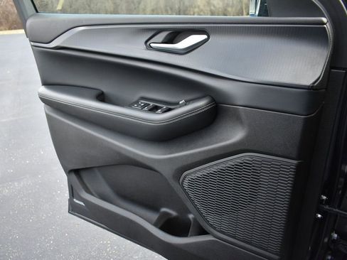 Used 2024 Jeep Grand Cherokee Altitude image 27