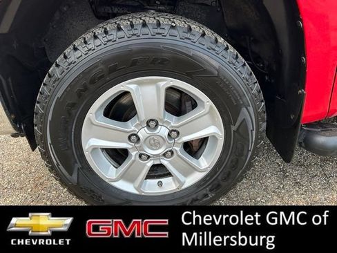 Used 2016 Toyota Tundra SR5 w/ SR5 Upgrade Package AWD/4WD image 12