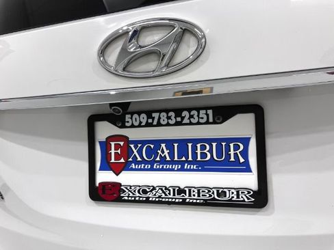 Used 2017 Hyundai Santa Fe Limited image 12