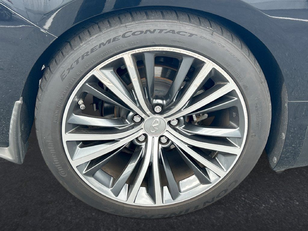 Used 2017 INFINITI Q60 3.0t w/ Cargo Package RWD image 10