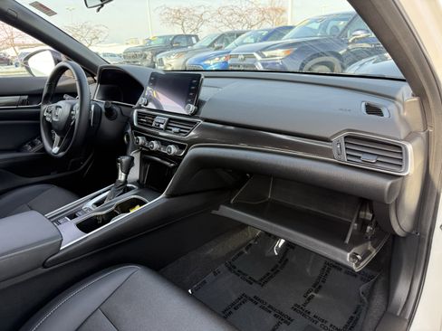 Used 2022 Honda Accord Sport image 11