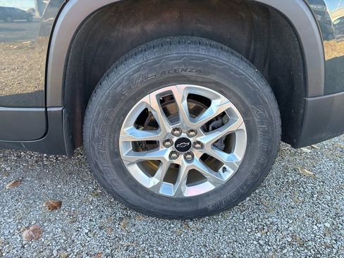 Used 2020 Chevrolet Traverse LT image 10