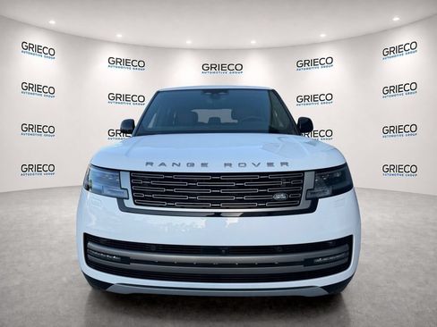 Used 2025 Land Rover Range Rover SE AWD/4WD image 2
