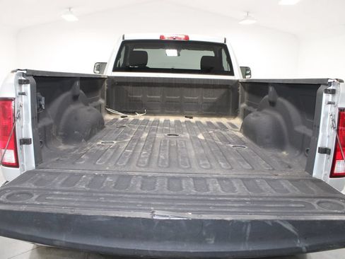 Used 2018 RAM 3500 Tradesman w/ Chrome Appearance Group RWD image 17
